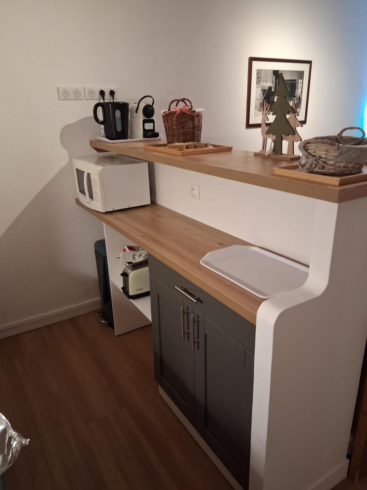 Super Chez Sophie 2ch, Sejour, Wifi, 2tv, Rdc, Terrasse, Parc, Piscine, Pkg * Besse-et-Saint-Anastaise